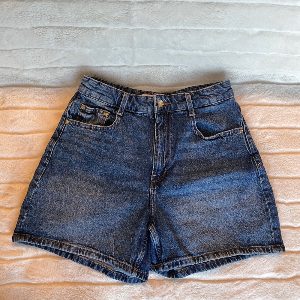 Zara 90’s Classic Women's High-Waist Denim Shorts - Dark Blue, Size 6